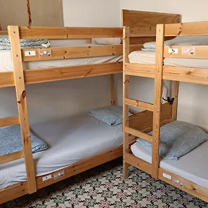 https://lua-lua-hostel-las-palmas.in-canary-islands.com
