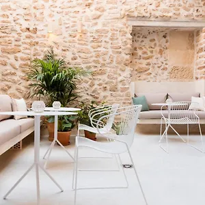 Ara (adults Only) Spain